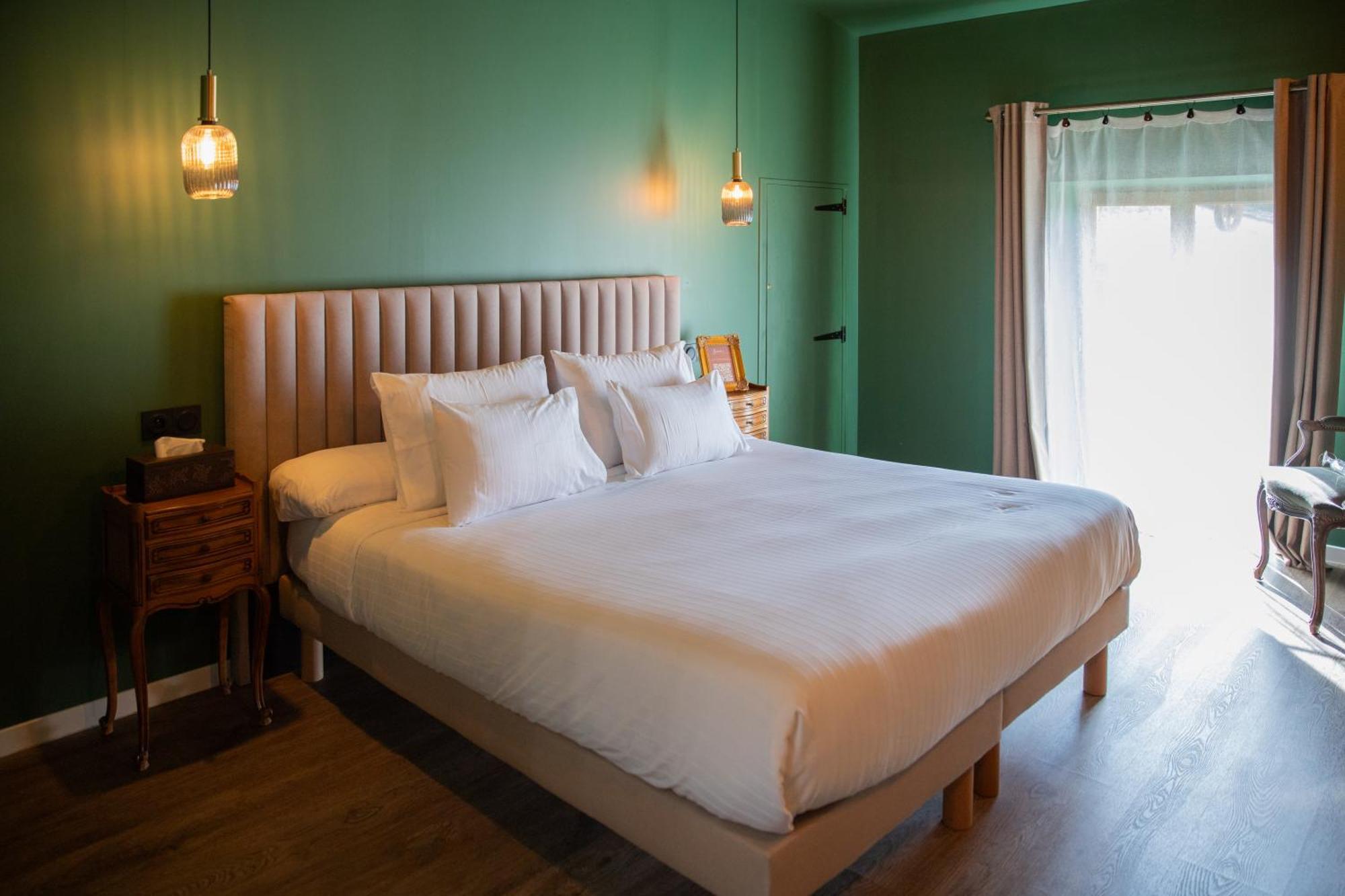 Maison Roucas - Restaurant Et Chambres D'Hotes Solérieux Zewnętrze zdjęcie